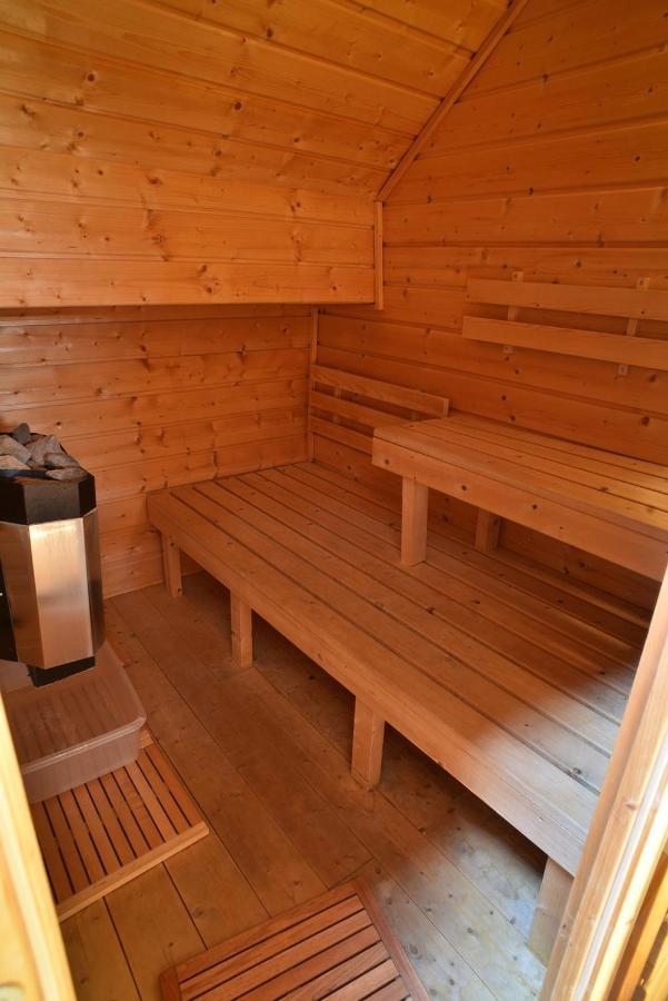 Gite Le Douglas, Vignoble Et Reculees Du Jura - Avec Sauna Lavigny エクステリア 写真
